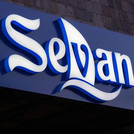 Sevan Hotel Bagian luar foto